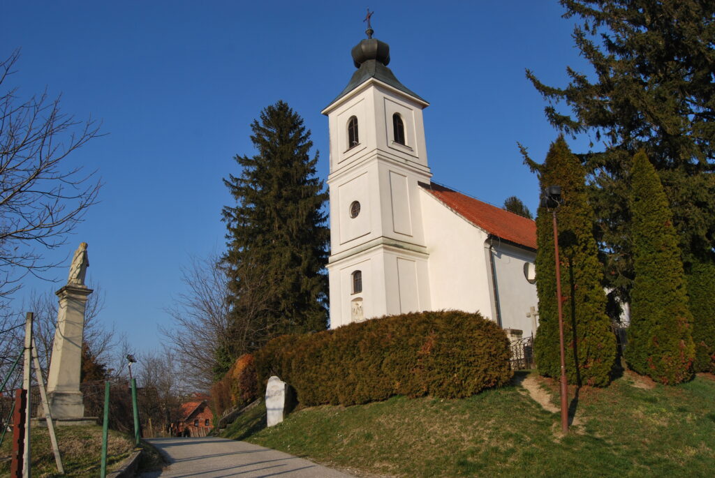 Szentharomsag-kapolna1